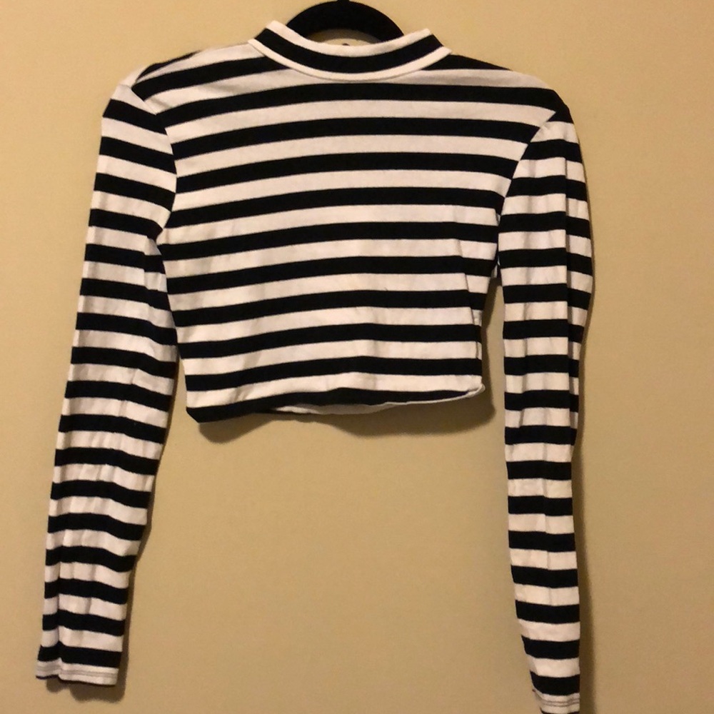 Long sleeved crop tops bundle!